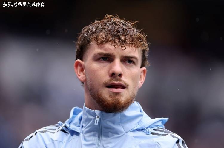 22岁希望之星被雪藏：两个月零出战自信尽失，回利物浦成唯一选项